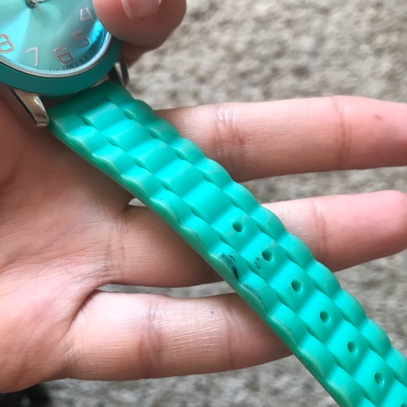 Turquoise gummy watch - Picture 6 of 6